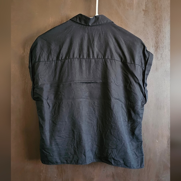 Express twist front button up - Picture 2 of 6